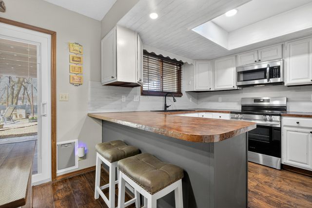 1423 N Rutgers St, Wichita, KS 67212