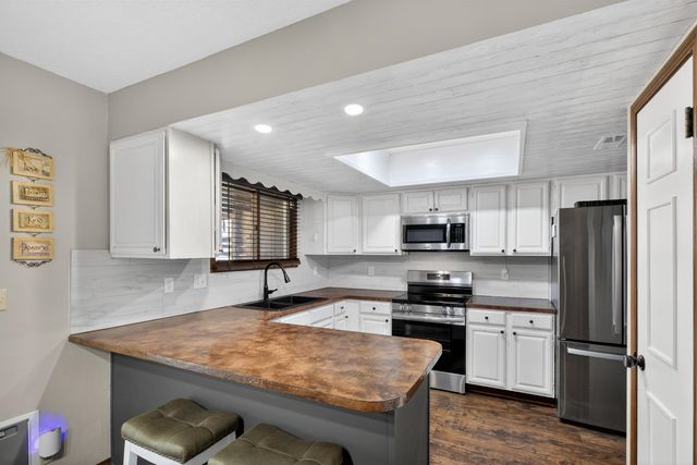 1423 N Rutgers St, Wichita, KS 67212