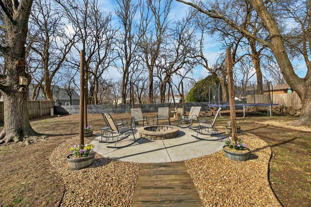 1423 N Rutgers St, Wichita, KS 67212