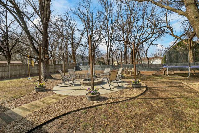 1423 N Rutgers St, Wichita, KS 67212