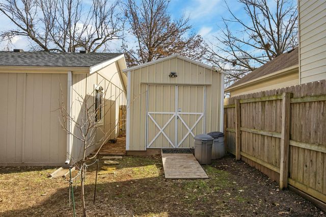 1423 N Rutgers St, Wichita, KS 67212