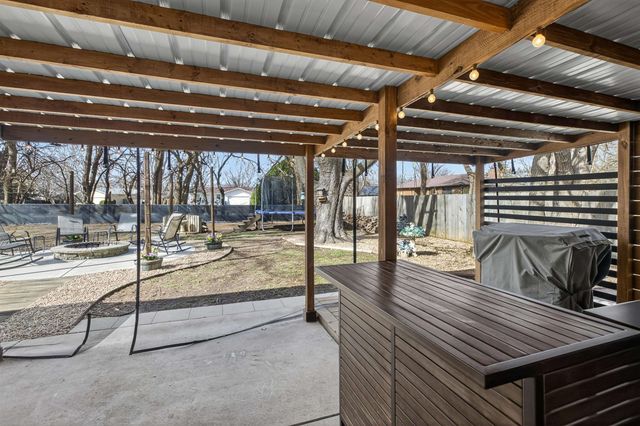 1423 N Rutgers St, Wichita, KS 67212