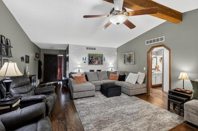 1423 N Rutgers St, Wichita, KS 67212