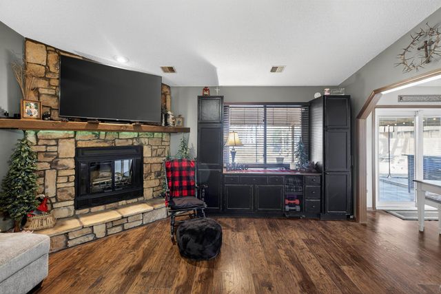 1423 N Rutgers St, Wichita, KS 67212