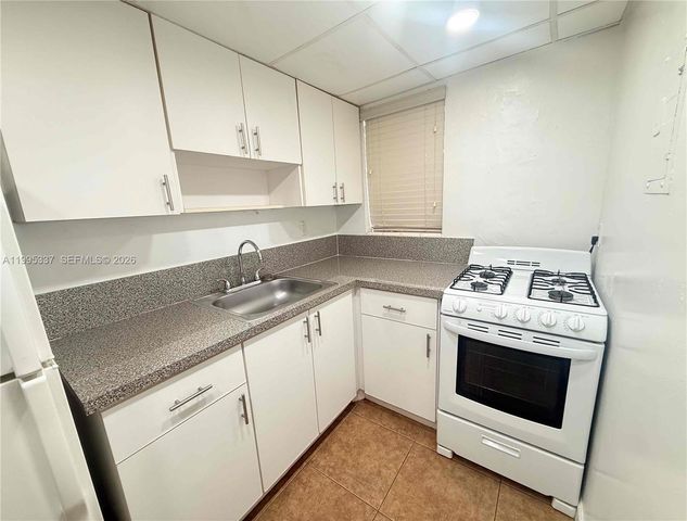 437 NW 57th Ave 19S, Miami, FL 33126