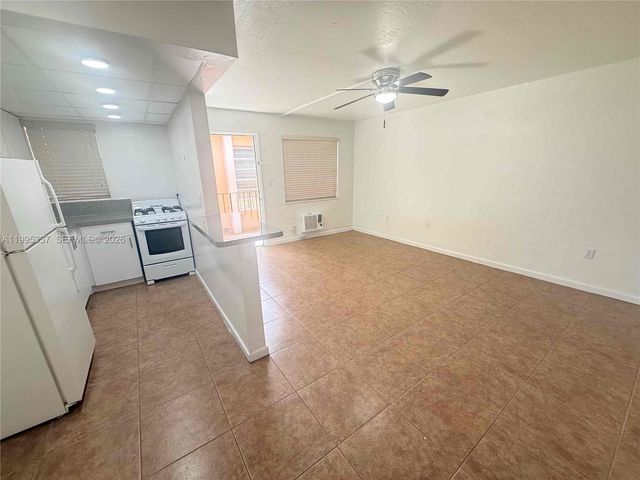 437 NW 57th Ave 19S, Miami, FL 33126