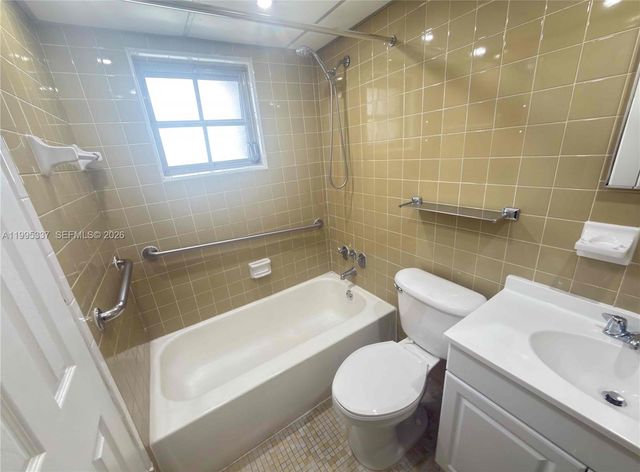 437 NW 57th Ave 19S, Miami, FL 33126