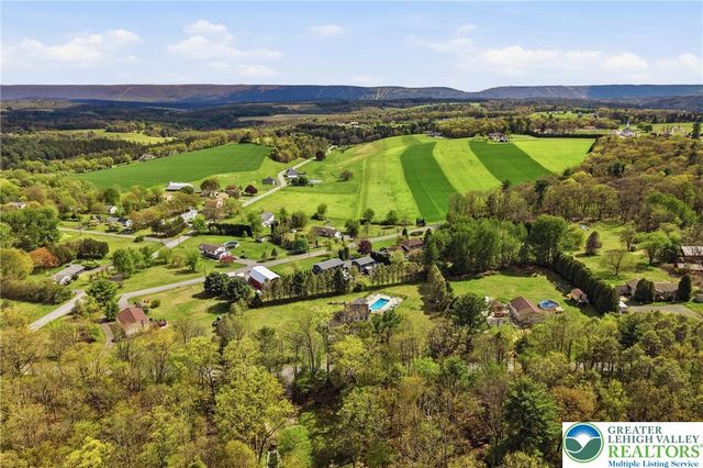 650 Firehouse Road, Towamensing Twp, PA 18071