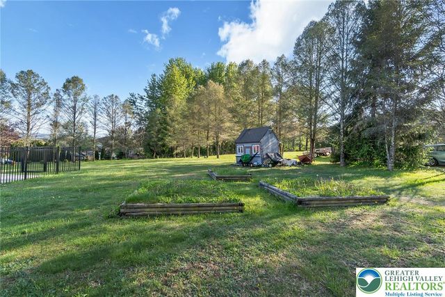650 Firehouse Road, Towamensing Twp, PA 18071