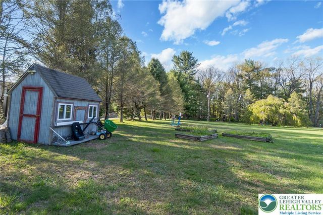 650 Firehouse Road, Towamensing Twp, PA 18071