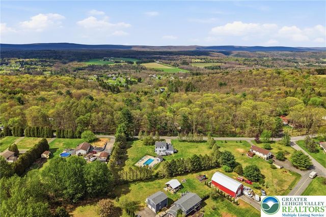 650 Firehouse Road, Towamensing Twp, PA 18071