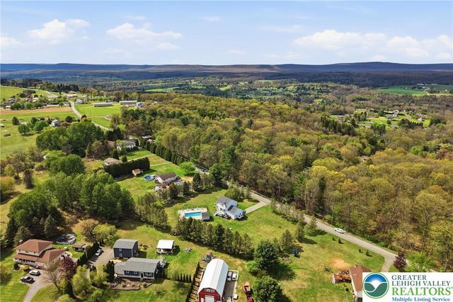 650 Firehouse Road, Towamensing Twp, PA 18071