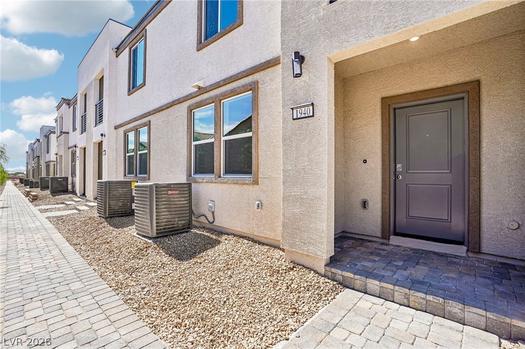 1940 Hydrangea Place, Las Vegas, NV 89106 — photo 2