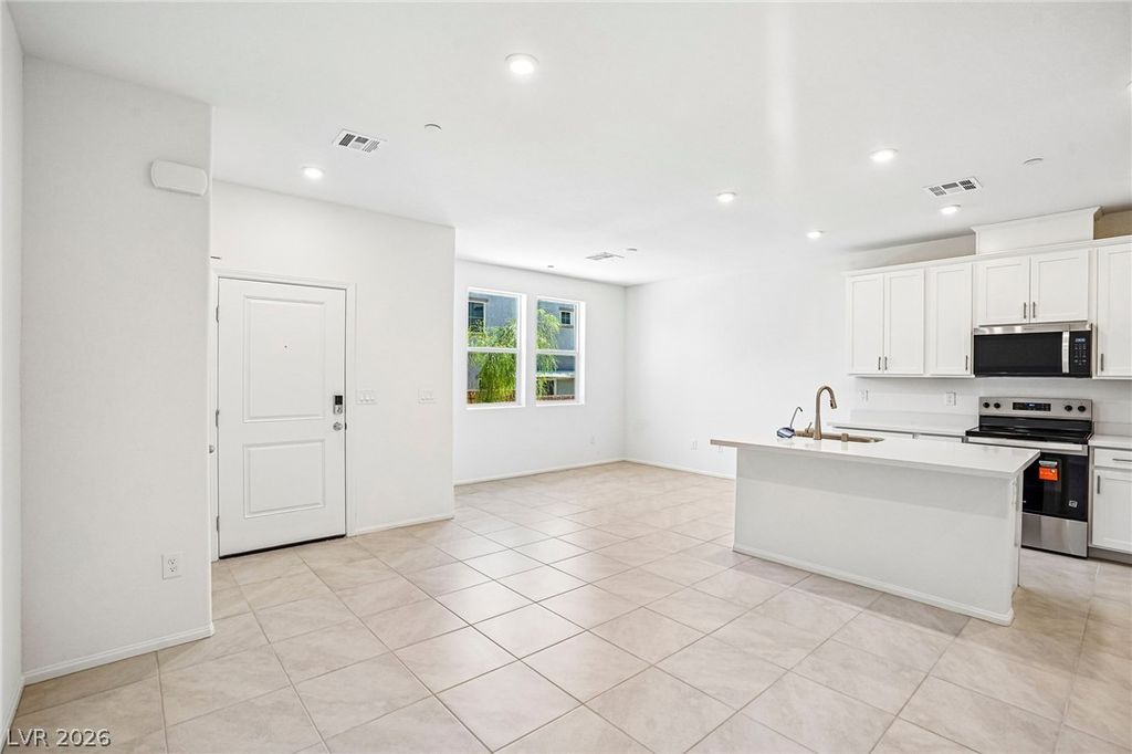 1940 Hydrangea Place, Las Vegas, NV 89106 — photo 4