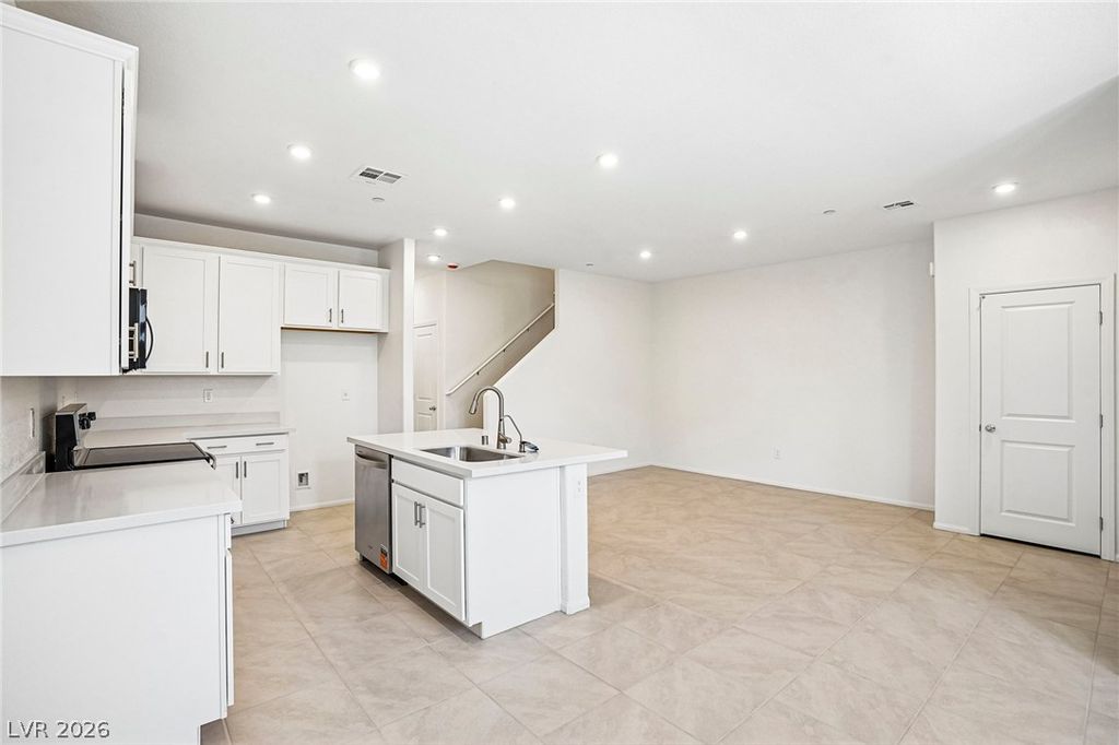 1940 Hydrangea Place, Las Vegas, NV 89106 — photo 5