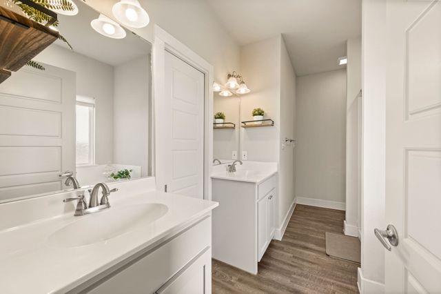 824 E Northside Drive, Pilot Point, TX 76258