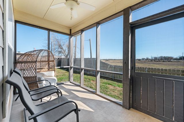 824 E Northside Drive, Pilot Point, TX 76258