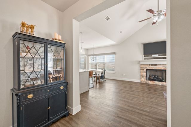 824 E Northside Drive, Pilot Point, TX 76258