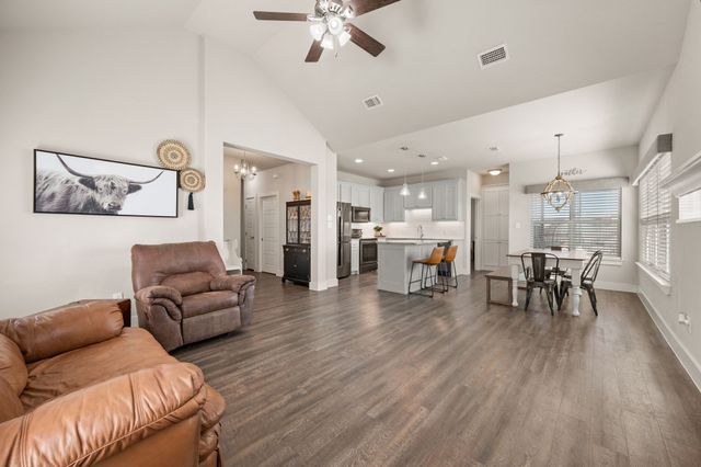 824 E Northside Drive, Pilot Point, TX 76258