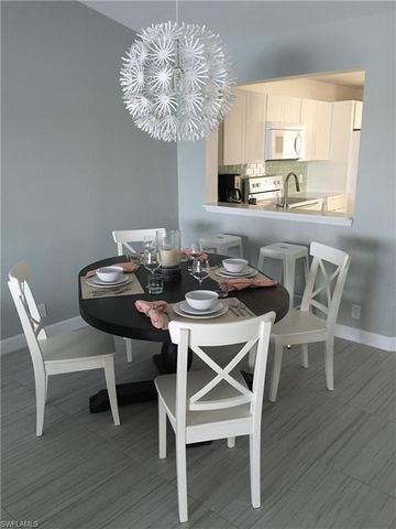 7800 Emerald Cir Apt 201, Naples, FL 34109