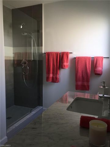 7800 Emerald Cir Apt 201, Naples, FL 34109