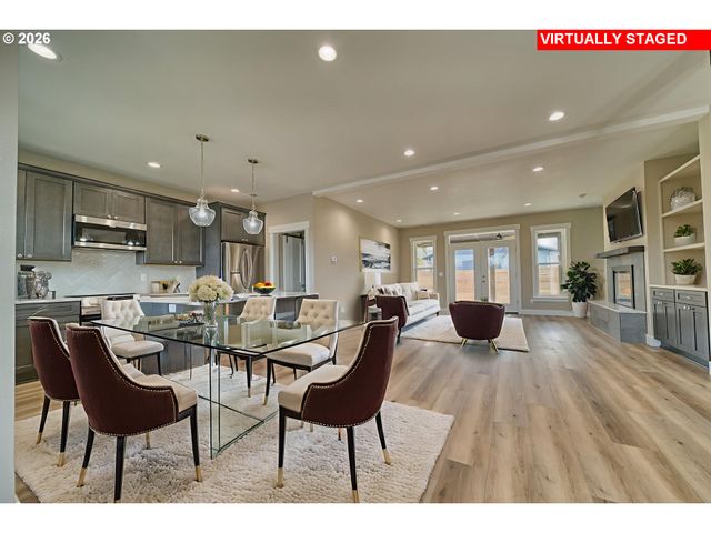 374 N 18TH St, St Helens, OR 97051