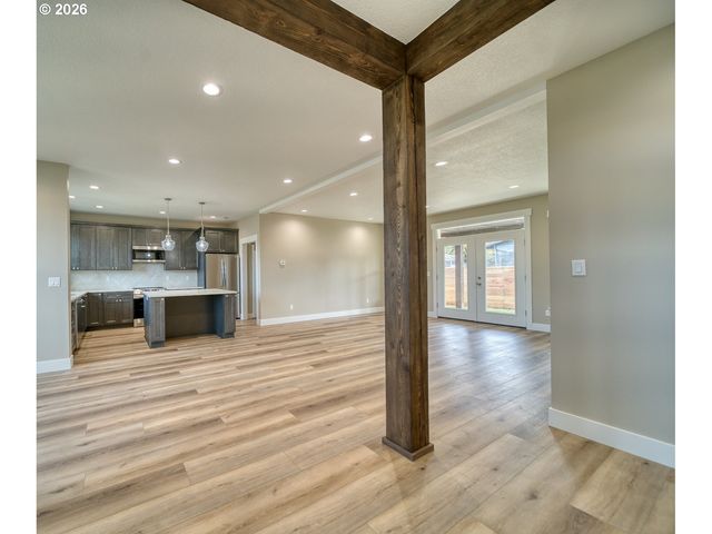 374 N 18TH St, St Helens, OR 97051