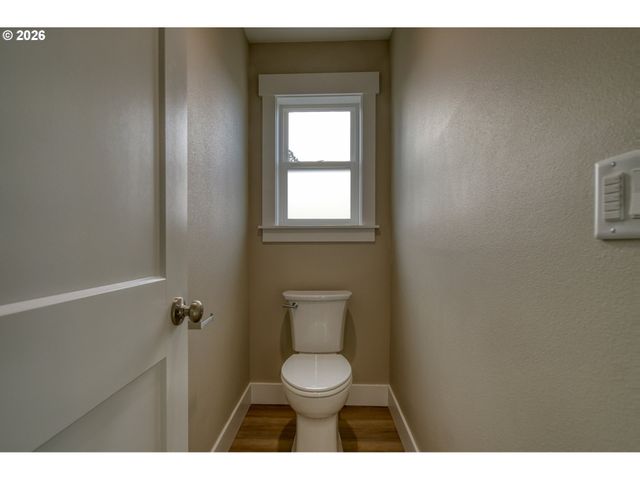 374 N 18TH St, St Helens, OR 97051