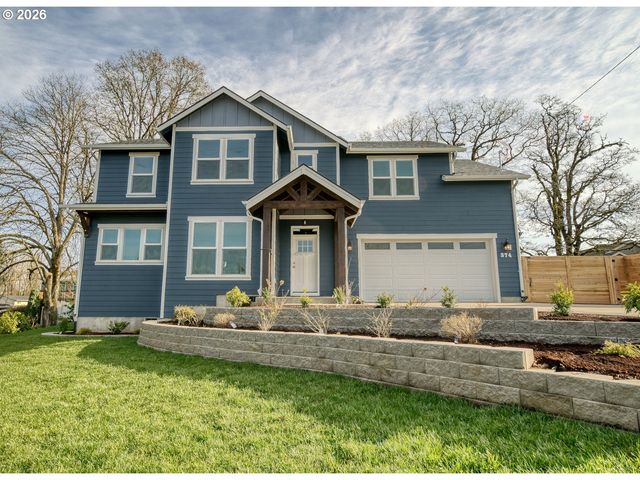 374 N 18TH St, St Helens, OR 97051