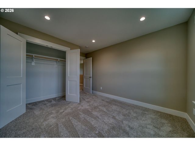 374 N 18TH St, St Helens, OR 97051