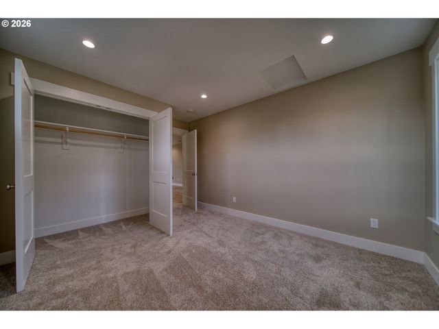 374 N 18TH St, St Helens, OR 97051