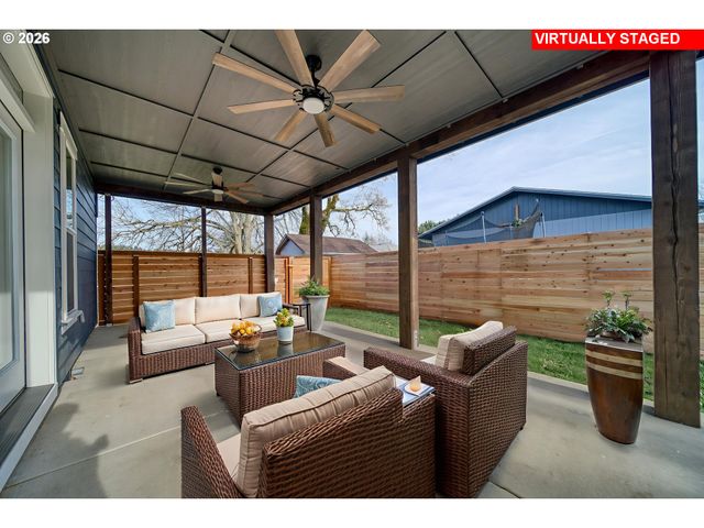 374 N 18TH St, St Helens, OR 97051