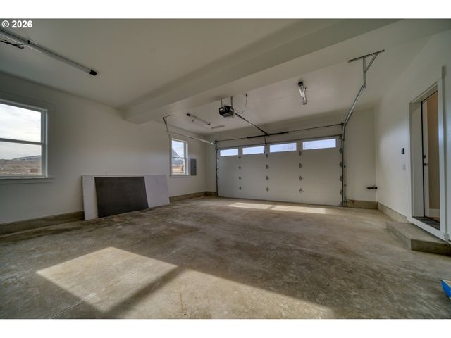 374 N 18TH St, St Helens, OR 97051