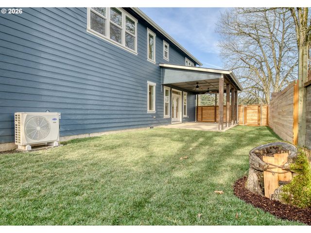 374 N 18TH St, St Helens, OR 97051