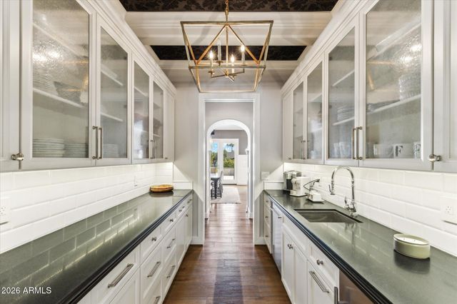 5840 N 70TH Place, Paradise Valley, AZ 85253