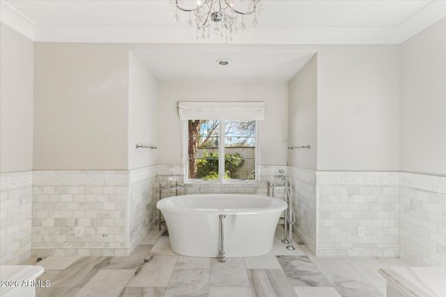 5840 N 70TH Place, Paradise Valley, AZ 85253
