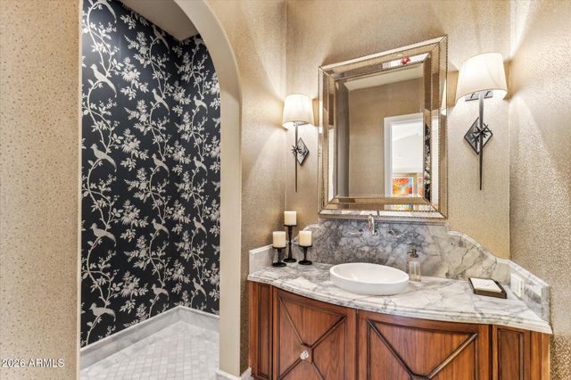 5840 N 70TH Place, Paradise Valley, AZ 85253