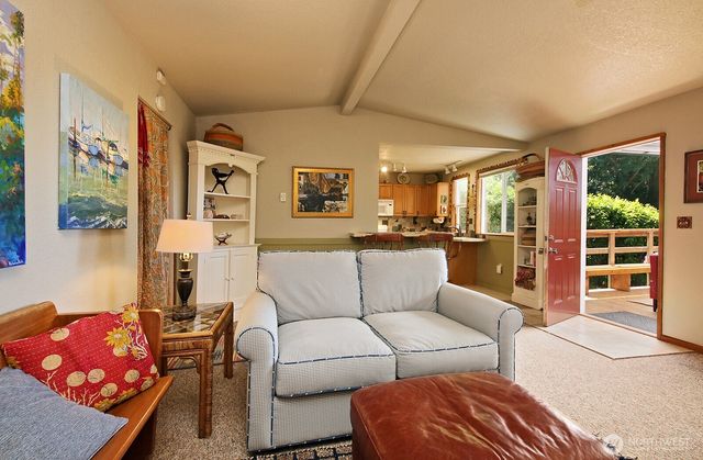 4225 Beach Drive, Freeland, WA 98249