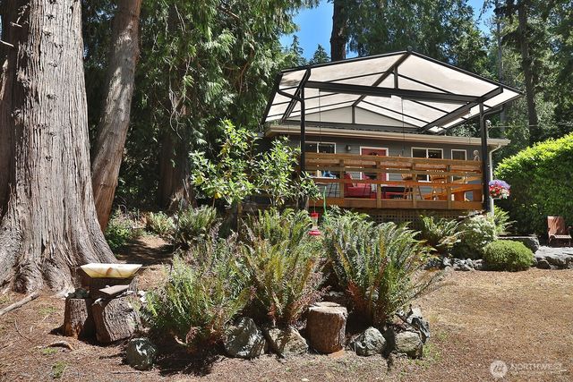 4225 Beach Drive, Freeland, WA 98249