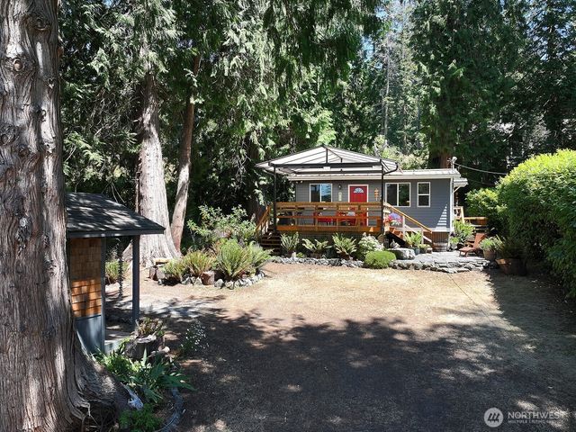 4225 Beach Drive, Freeland, WA 98249