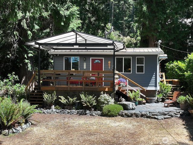 4225 Beach Drive, Freeland, WA 98249