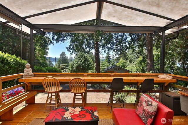 4225 Beach Drive, Freeland, WA 98249