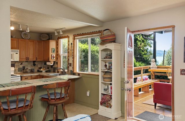 4225 Beach Drive, Freeland, WA 98249