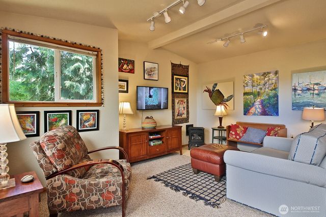 4225 Beach Drive, Freeland, WA 98249