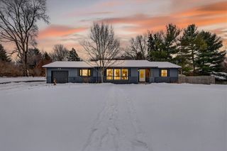 3312 Thornapple River Drive, Grand Rapids, MI 49546