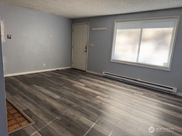 7464 S 118th Place, Seattle, WA 98178