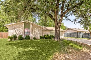 2412 E Stassney LN, Austin, TX 78744