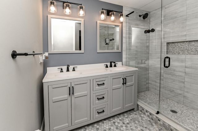 6328 Desmond Street, Cincinnati, OH 45227