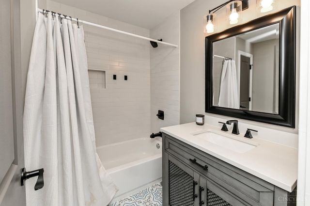 6328 Desmond Street, Cincinnati, OH 45227