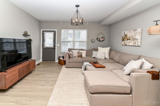 6328 Desmond Street, Cincinnati, OH 45227